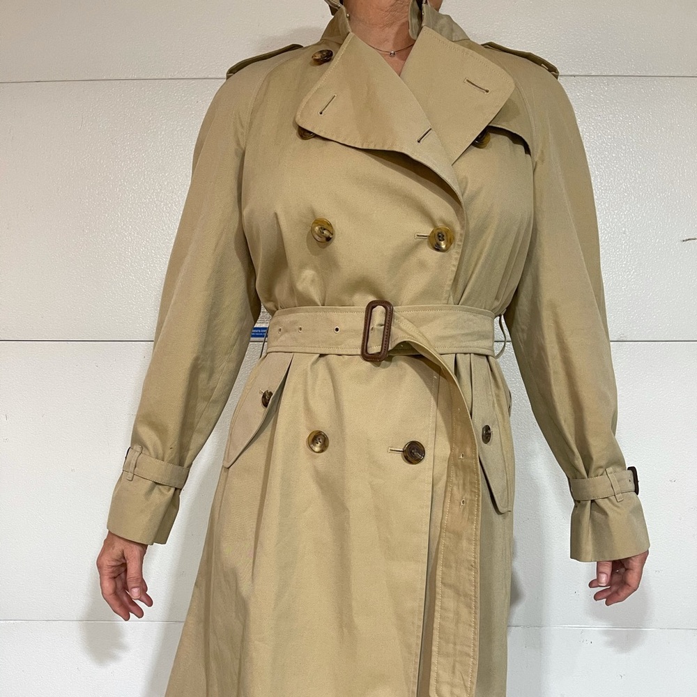 Classic vintage Burberry women’s trench coat